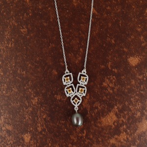 สร้อยคอจี้เงินแท้ดีไซน์เรขาคณิตประดับมุกธรรมชาติ |   เครื่องประดับทำมือที่มีเอกลักษณ์ - Product Image 1