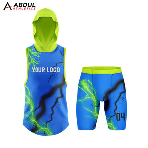 Elegante uniforme completo de flag football con jersey de poliéster transpirable y pantalones cortos a juego, personalizable con nombre y números del equipo. - Product Image 1