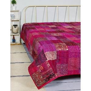 Nouvel arrivage de couvre-lit vintage en soie Kantha couette cousue à la main pour la maison - Product Image 6