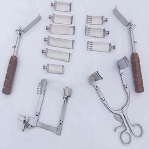 Juego de Retractores Cervicales Caspar, Calidad Premium, Alta Demanda, Fabricado en Acero Inoxidable - Product Image 1