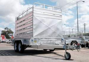 Remorque à bétail de haute qualité de 30 pieds à 3 étages, nouvelle conception, occasion, conforme aux normes canadiennes, remorque de transport de chevaux prête à l'exportation - Product Image 5