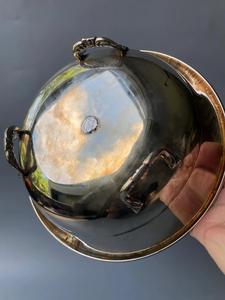 Bol de service en aluminium attrayant avec surface polie adapté aux réceptions de mariage, aux rassemblements de vacances et aux occasions spéciales - Product Image 4