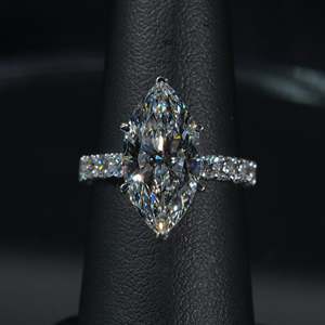 Bague en diamant cultivé en laboratoire de 2,01 carats, certifiée IGI, coupe pavé classique et marquise, bijoux élégants et intemporels - Product Image 1