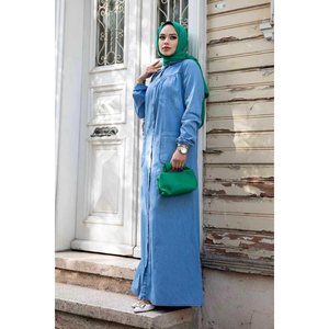 Robe en jean boutonnée sur le devant Bleu clair - Product Image 4