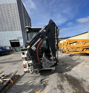 Nouvelle chargeuse-pelleteuse HIDROMEK HMK 62T d'occasion à bas prix Chargeur sur chenilles 4 tonnes Stock disponible - Product Image 2