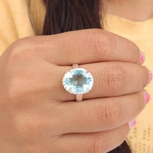 แหวนเงินแท้ 925 ประดับพลอยโทแพซสีฟ้าทรงรี งานแฮนด์เมด ได้รับการรับรองจาก IGI หินประจำเดือนธันวาคม เหมาะสำหรับเป็นของขวัญสำหรับผู้หญิง - Product Image 5