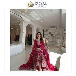 Costume Sharara de qualité supérieure, dernière tendance, en soie pure Gmy avec broderie lourde, séquence et travail de codage Dori avec rivets et travail de Moti - Product Image 3