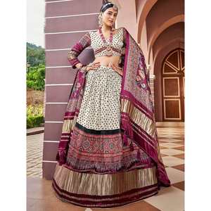 Étonnant pour les robes de soirée élégantes en soie Gaji imprimée crème Navratri Wear Lehenga Choli pour femmes - Product Image 1