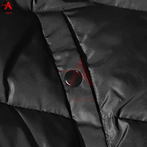 Veste courte noire personnalisée en polyester 300 GSM manteau chaud d'hiver coupe-vent et imperméable pour les femmes fabricant OEM ODM - Product Image 2