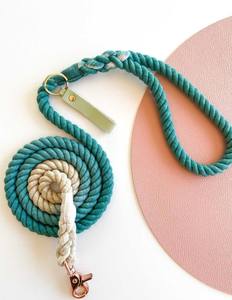 Correa para perro / Correa de cuerda / Clip color oro rosa / Fibra trenzada / Algodón / Verde esmeralda, blanco y crema / Hecho a mano / Teñido natural - Product Image 3