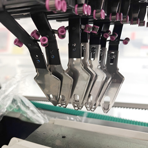Máquina de Tejer Plana Automática de Alta Velocidad de 36 Pulgadas y 14G para la Fabricación de la Parte Superior de Calzado Flyknit - Product Image 3