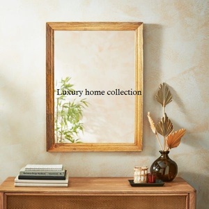 Cadre de miroir en bois artisanal d'aspect vintage fabriqué avec du bois de haute qualité et des détails sculptés élégants pour les intérieurs classiques - Product Image 1