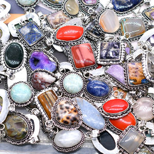 Venta al por mayor de colgantes de forma y tamaño mixto, joyería chapada en plata de ley 925, colgante de piedras preciosas mixtas, lote de colgantes a granel hechos a mano - Product Image 1