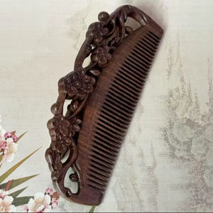 Peine de Madera Ecológico para Cabello y Barba, Acabado Pulido Duradero, Antiestático, Forma Personalizada para Uso Doméstico - Product Image 1