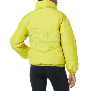 Vestes matelassées pour femmes en nylon tricoté d'hiver à la mode Logo avant Coupe ajustée à capuche Haute qualité - Product Image 5