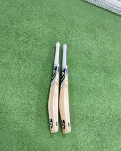 Bâton de cricket en saule anglais SG, manche court - Product Image 2