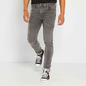 Meilleurs jeans décontractés pour hommes personnalisés 2026, style streetwear avec design OEM et impression de logo, pantalon en denim d'extérieur, vente chaude - Product Image 1