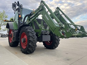 รถแทรกเตอร์ฟาร์มมือสอง Fendt 512 VARIO ปี 2023 กำลัง 120 แรงม้า เครื่องยนต์ AGCO POWER พร้อมชุดอุ่นเครื่องยนต์ ชุดกรองน้ำมันเชื้อเพลิง และระบบทำความร้อน - Product Image 4