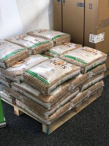 Granulés de bois en forme de bâtonnets, granulés de bois naturels en sac pour système de chauffage, usage industriel, briquettes de combustible haute densité - Product Image 4