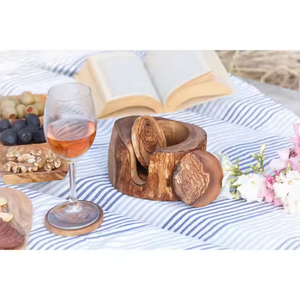 Posavasos de nogal Posavasos de 6 piezas de madera de olivo De alta calidad con un soporte de Blooming Bud Overseas de Crescent Crafts - Product Image 3