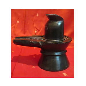 Grâce éternelle d'une beauté intemporelle sculptée dans la pierre murmure des histoires d'âmes anciennes perdues dans les échos du silence de marbre - Product Image 5