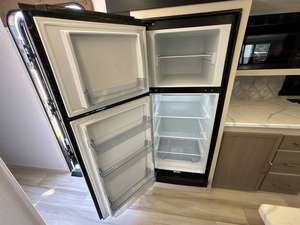 Usado 2025 Forest River Salem Hemisphere 273RL Último Modelo - Product Image 2