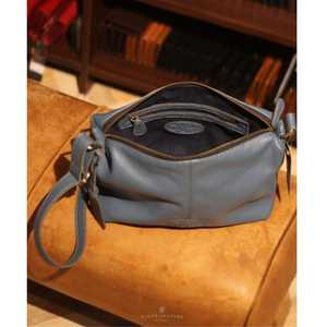 กระเป๋าสะพายไหล่หรูหราสำหรับผู้หญิงทำด้วยมือหนังวัวแท้คุณภาพพรีเมียมปรับสายรัดภายในกว้างขวางทนทานสมบูรณ์แบบ - Product Image 4