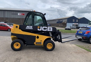 ขายรถยก JCB TLT30D 4x4 ดีเซล มือสอง ราคาถูก รถยกดีเซล 5 ตัน ขับเคลื่อน 4 ล้อ ยางตัน สำหรับงานออฟโรด เสากระโดงเดี่ยว ยกสูง 3 เมตร - Product Image 3