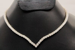 Iced Out Moissanite เพชร V รูปร่างสร้อยคอเทนนิส Excellent ตัดเครื่องประดับที่กําหนดเองสร้อยคอที่สวยงามที่ดีที่สุดของขวัญสําหรับเธอ - Product Image 2