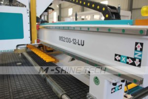 Tavolo di Lavoro Sottovuoto con Cambio Utensile Automatico a 4 Assi per Lavorazione del Legno, Mobili e Arredamento - Product Image 6