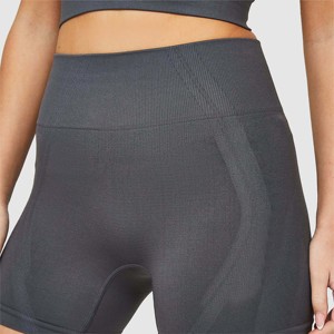Pantalones cortos sin costuras para mujer a la moda, transpirables y ligeros, ideales para gimnasio, correr y atuendos informales - Product Image 4