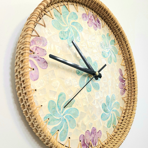 Élégante horloge murale en rotin et nacre naturelle en osier pour la décoration intérieure fabriquée au Vietnam - Product Image 5