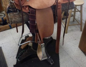 Herramienta de mano de piel de vaca genuina Sillín de cuero occidental Wade Tree A Fork Premium Roping Ranch Productos de Carreras de Caballos ingleses de la India - Product Image 5