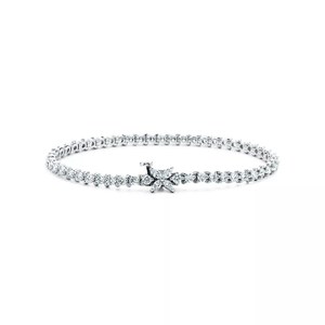 SHIVPATH Pulsera de Tenis de Plata de Ley 925 de la Mejor Calidad, Diamante Brillante, Cierre Floral Seguro, Regalo Vintage Atemporal, Moissanita - Product Image 1