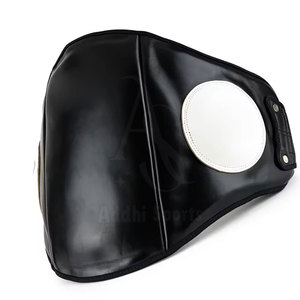 Protège-ventre de Muay Thai pour l'entraînement aux coups de poing avec zones de frappe rembourrées et soutien de la taille réglable, protège-ventre de Muay Thai - Product Image 3