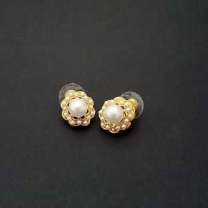 Kriaa <b>Fine</b> <b>Cuff</b> <b>Earrings</b> Pearl Gold Plated Studs 1310092 Collection - Product Image 1