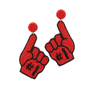 Boucles d'oreilles en perles personnalisées Woof Gameday plaqué or pour les mariages, les fêtes et les cadeaux Élégance sur mesure pour toutes les occasions - Product Image 3