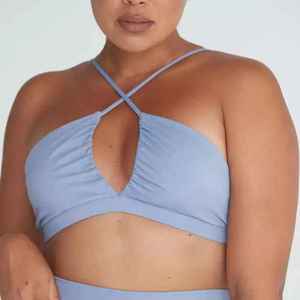 Sujetador deportivo frontal cruzado con estampado digital de alta calidad OEM, ropa deportiva de LICRA acolchada para gimnasio y yoga para mujer - Product Image 4