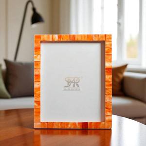 Cadre photo en os incrusté orange vibrant fait à la main, design rectangulaire moderne, options personnalisables pour une décoration élégante de table, de mur ou de maison - Product Image 2