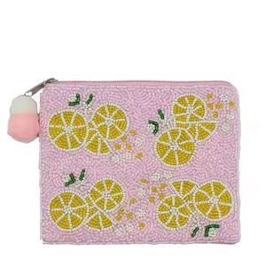 Pochette artisanale de luxe vintage en perles, avec fermeture éclair, motifs festifs de Pâques, visages et fruits mignons, faite à la main - Product Image 1