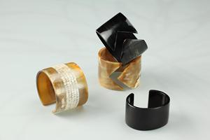 สร้อยข้อมือทรงเรขาคณิตฮอร์นออกแบบใหม่สำหรับผู้หญิงกำไลใหญ่สร้อยข้อมือมรกตเครื่องประดับกำไลข้อมือทรงเรขาคณิต - Product Image 3