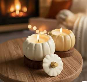 Bougie parfumée en cire de soja naturelle de qualité supérieure dans un pot en céramique avec un design de pot de citrouille pour la décoration de la maison et les cadeaux - Product Image 2