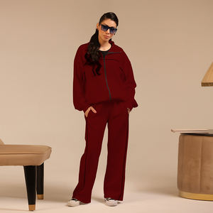 ชุดลำลองผู้หญิงสไตล์ Urban Lounge ดีไซน์ทันสมัย เน้นความสบาย ผลิตจากผ้าถัก มีจำหน่ายจำนวนมาก - Product Image 2