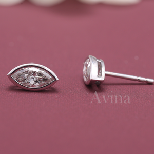 Boucles d'oreilles clous en diamant de laboratoire certifié IGI, taille marquise, serties clos en or 18 carats, style minimaliste, cadeau idéal pour mariage et anniversaire - Product Image 5