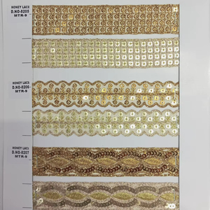 Garniture en dentelle dorée métallisée personnalisée pour le design de mode Tissu en dentelle guipure dorée pour vêtements de mariée et de cérémonie - Product Image 1
