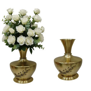 Nuevo Florero de Aluminio con Diseño Floral Moderno, Textura Plateada Martillada con Dorado, Perfecto para Decoración del Hogar y Eventos - Product Image 6