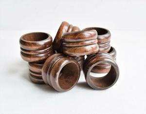 Rond de serviette en bois de meilleure qualité Articles de décoration de table et restaurants utilisés pour la décoration et les accessoires - Product Image 1