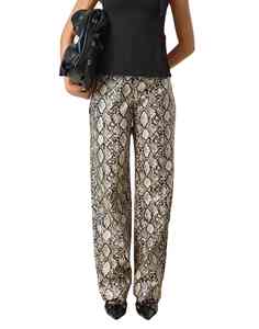 Vente en gros de pantalons en cuir pour femmes à prix réduit Offre Spéciale couleur unique pantalon en cuir pour peau de collation à la mode - Product Image 5