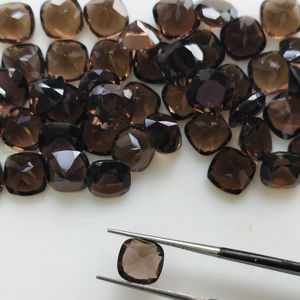 ควอตซ์สโมคกี้ธรรมชาติ 8 มม. ทรงคุชชั่นคัต คุณภาพดีที่สุด สำหรับทำเครื่องประดับ - Product Image 4