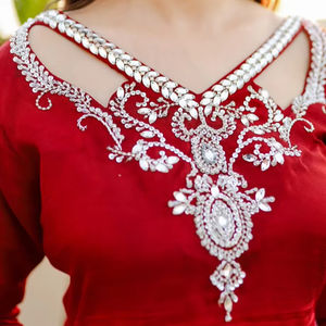 Kurta en tissu tie-dye uni orné à la main avec shalwar farshiwali et dupatta, vêtements indiens et pakistanais - Product Image 1